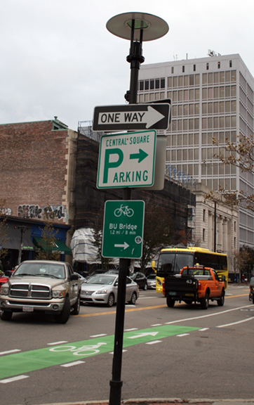 Figure 3 – Image of the wayfinding signage for the southbound bicycle route that directs bicyclists from Cambridge to the BU Bridge.